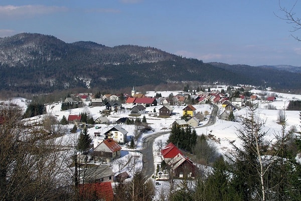 Direct contact with the owners of the accommodation Crni Lug