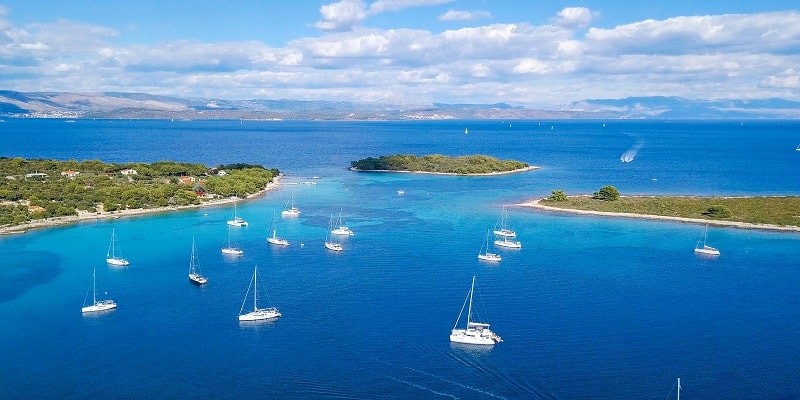 Robinson's vacation in Croatia on the islands of Drvenik Veli and Drvenik Mali